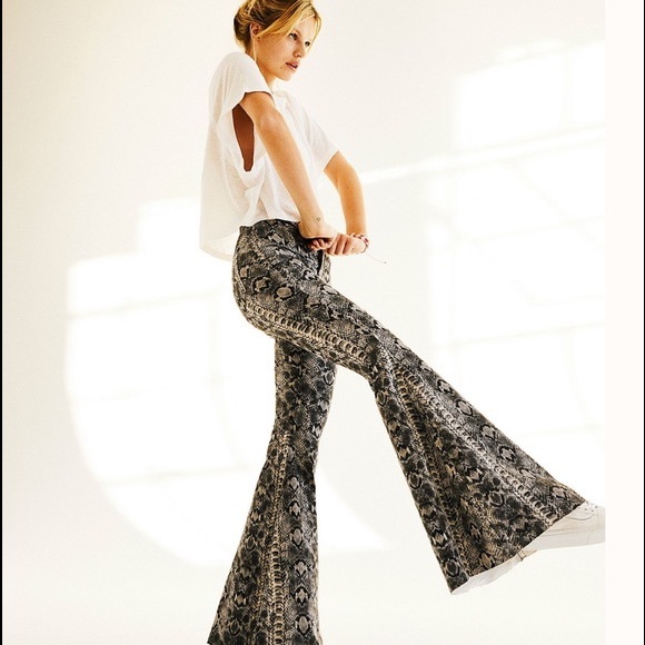 Free People Denim - FREE PEOPLE just float on BELL BOTTOMS NWT